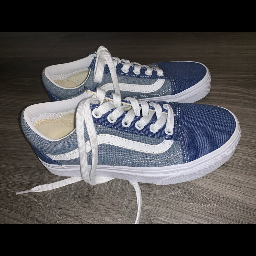 Vans - Picture 2 of 6